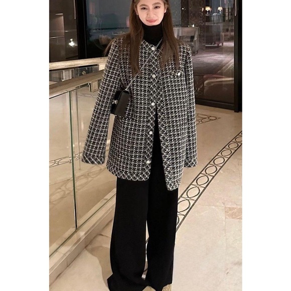 Chic Black and White Houndstooth Coat - Picture 1 of 8